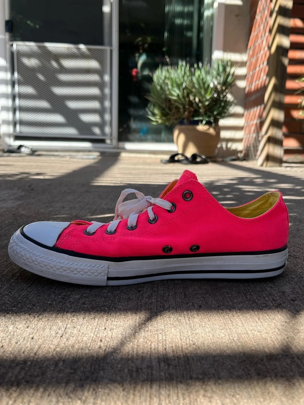 Converse Chuck Taylor All Star Double Tongue Neon Pink Low Top 614130F